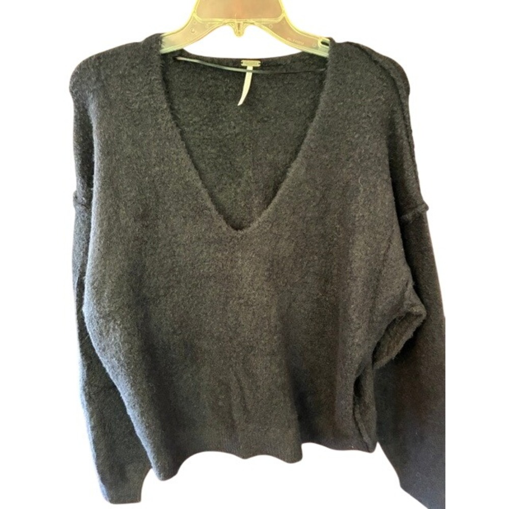 Free People V-Neck Sweater Womens Medium‎ Black Excellent Oversized Fuzzy Knit
